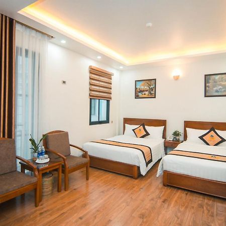 הלונג Hoang Long Hotel מראה חיצוני תמונה