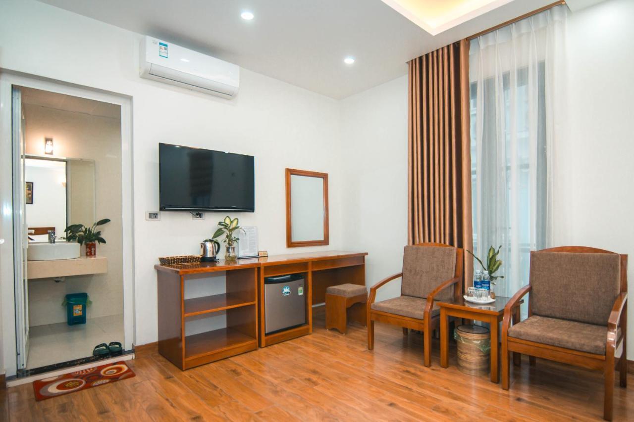 הלונג Hoang Long Hotel מראה חיצוני תמונה
