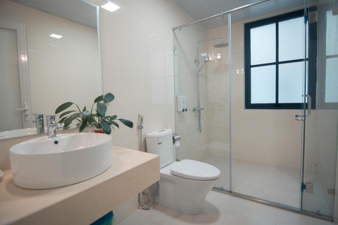הלונג Hoang Long Hotel מראה חיצוני תמונה
